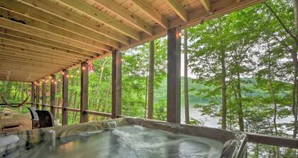 Luxe Lakefront Lodge w Dock, Hot Tub & Game Room