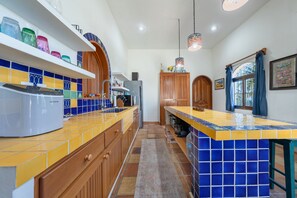 Private kitchen - Casa Amor - Located Mid Island  (Isla Mujeres)