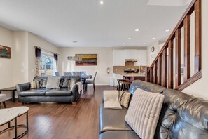 Smart TV, fireplace, table football - 3-Bedroom Retreat Close to the Mountains & Airport (Calgary)