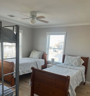 4 habitaciones, tabla de planchar con plancha y wifi gratis