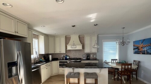 A cozy house that sleeps 10 just a few blocks from the beach