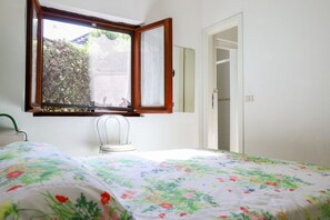 1 chambre, fer et planche Ă repasser, Wi-Fi, literie fournie
