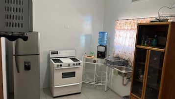 Microones, forn, placa de cuina i bullidora elèctrica