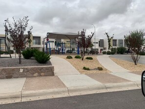 Children's area - Comfortable and Well Located Home in a Gated Community: Security and Comfort for Your Family (Chihuahua)