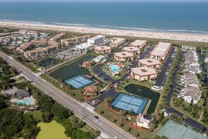 Exterior - First Floor Condo. Steps to the Beach, hot tub and pool (St. Augustine Beach)