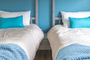 3 Schlafzimmer, Schreibtisch, Bügeleisen/Bügelbrett, Reisekinderbett