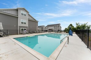 Outdoor pool - Panoramic View★King Bed, Pool, Arcade, Family-friendly★2mi Branson Strip
 (Branson)