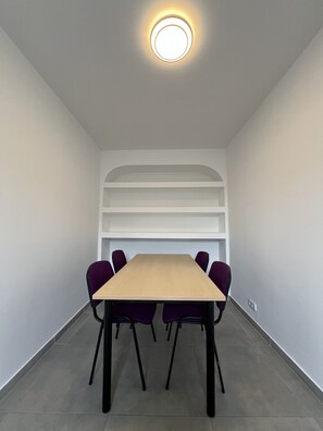 Dining - Mieterlux Frankfurt Heusenstamm Zimmer 5 Personen (Heusenstamm)