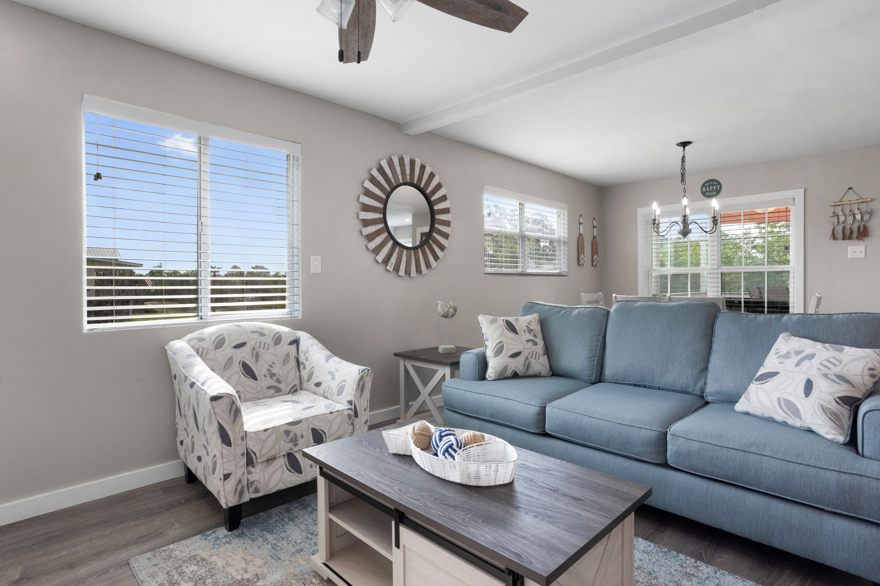 智能电视、乒乓球