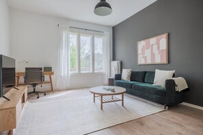 Télévision, chaîne hi-fi