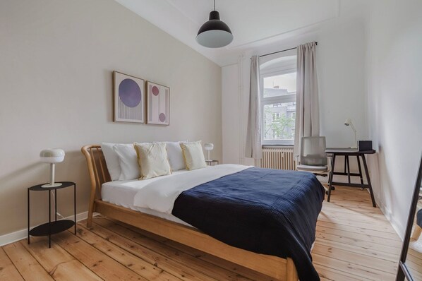 1 bedroom, iron/ironing board, WiFi, bed sheets - Lovely Neukölln 1BR, furnished & equipped, by Blueground (Berlin)