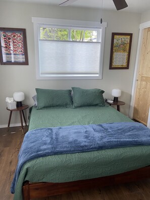 2 chambres, fer et planche à repasser, Wi-Fi, draps fournis