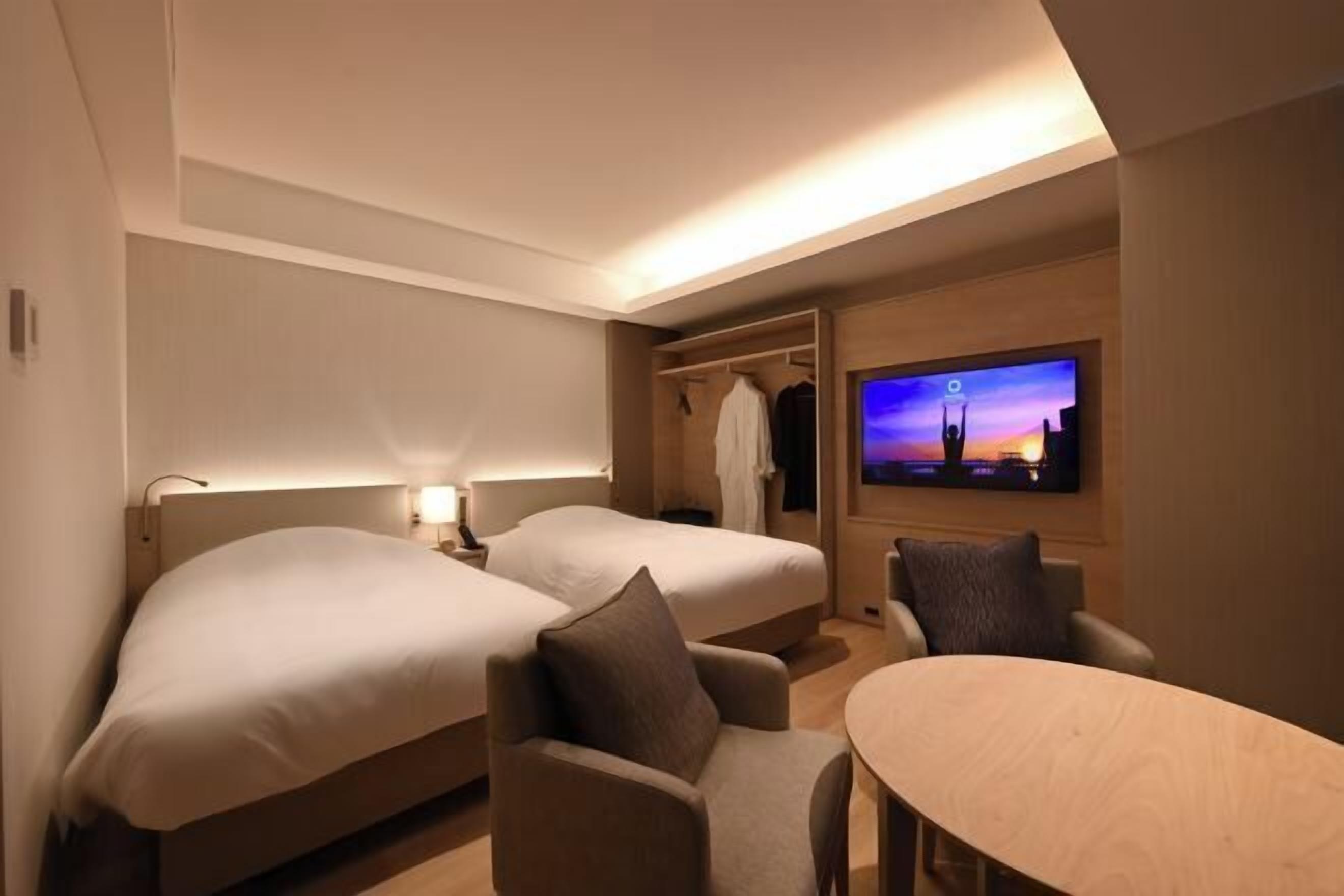 Minibar, in-room safe, desk, free WiFi