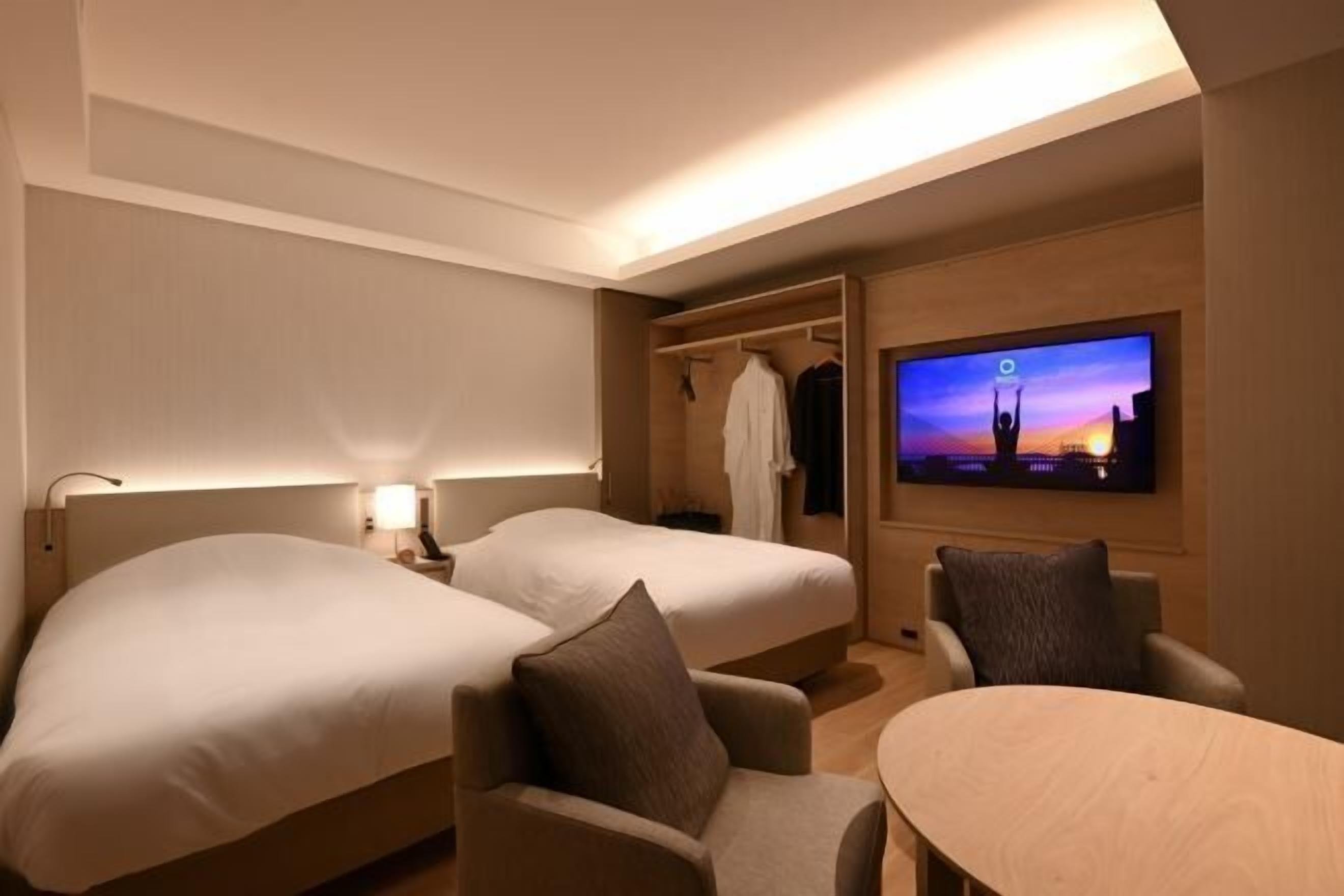 Minibar, in-room safe, desk, free WiFi