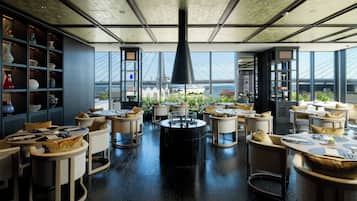 Se sirven cenas y cocina francesa