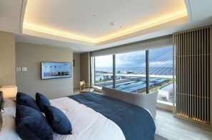 Minibar, in-room safe, desk, free WiFi - ReLabo-Medical Spa&Stay- (Aomori)