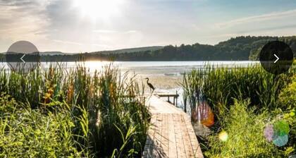 Magnifique maison au bord de l'eau Ă Tremblant