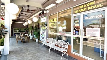 Meja sambut tetamu
