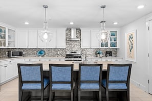 Fridge, microwave, oven, stovetop - Blu 300 ~ Stunning 4BR w/ Gulf Views ~ Free Beach Service (Fort Walton Beach)