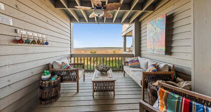 Beach Front w/ Beautiful Sunsets! Walk to Pools! Amenity Cards! Dog Friendly!