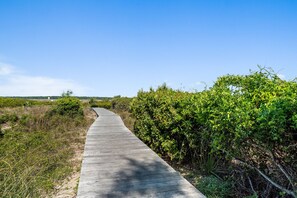 Miscellaneous - Beach Front w/ Beautiful Sunsets! Walk to Pools! Amenity Access included! Dog Friendly! (Seabrook Island)