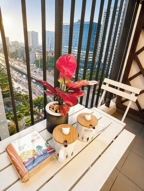 Family Apartment | Egyptian cotton sheets, premium bedding, down comforters - Vinhomes D'Capitale - Luna's House (Hanoi)