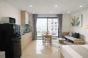 Superior Studio | Egyptian cotton sheets, premium bedding, down comforters - Vinhomes D'Capitale - Luna's House (Hanoi)