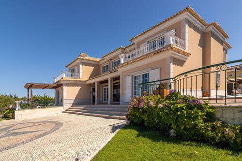 Vila Martinho by Hopstays | Pool and Sea View