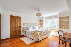 5 soverom, skrivebord, strykejern/-brett og wi-fi (inkludert)