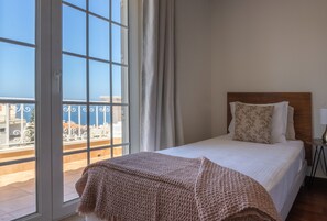 5 quartos, ferros/tábuas de passar roupa, Wi-Fi de cortesia
