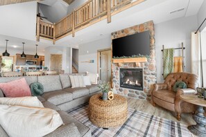 TV connectée, cheminée, espaces bureaux, imprimantes