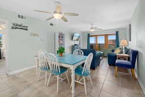 Dining - La Mirage Condo 324L Beachfront Resort Condominiums with Private Boardwalk (Port Aransas)