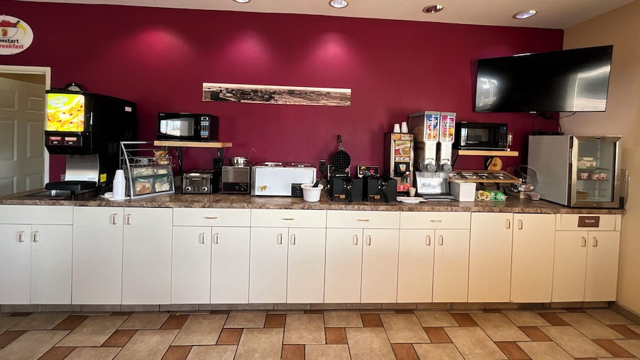 Super 8 by Wyndham Wheatland Wyoming
