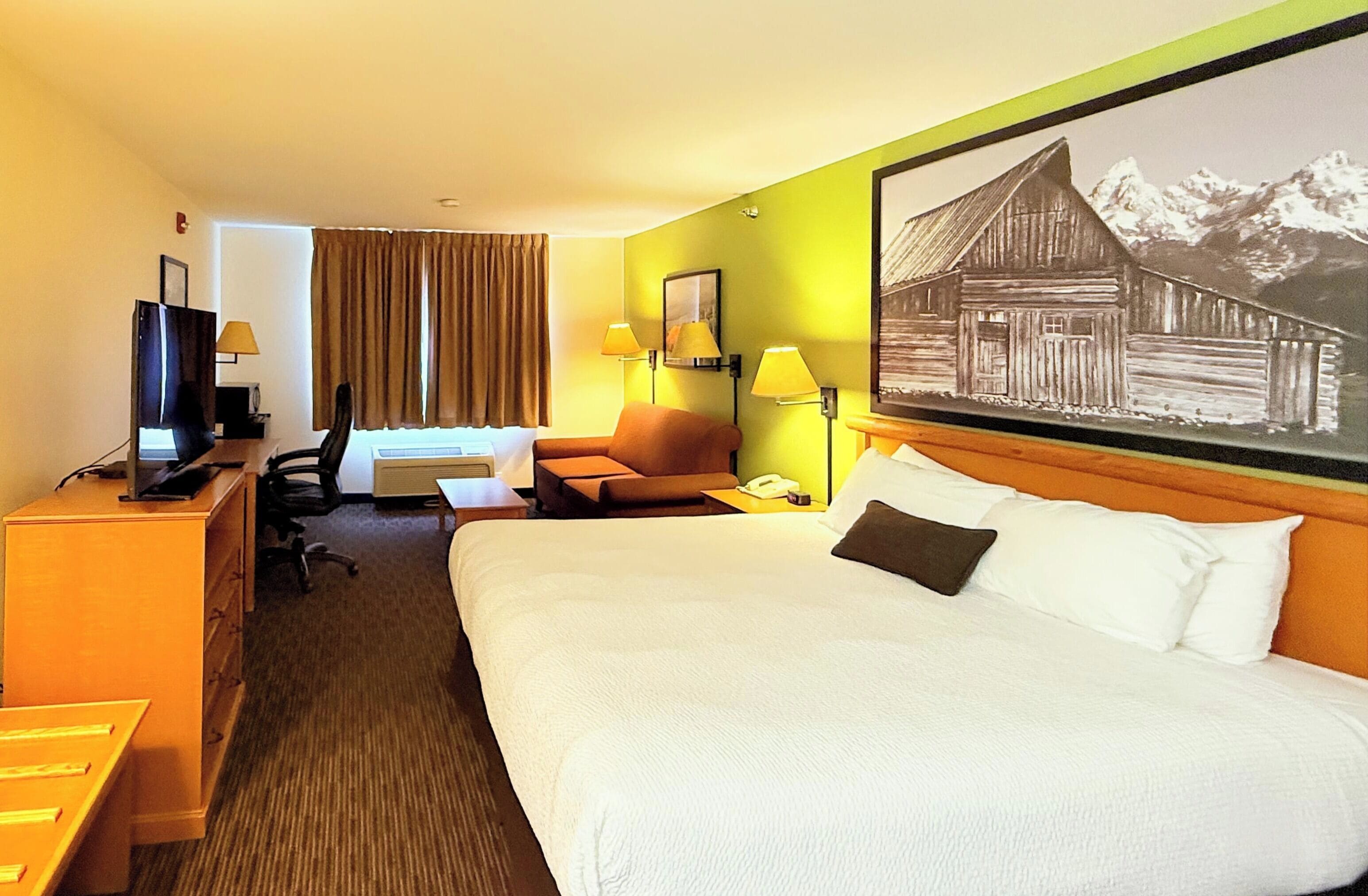 Cortinas blackout, tabla de planchar con plancha y wifi gratis 