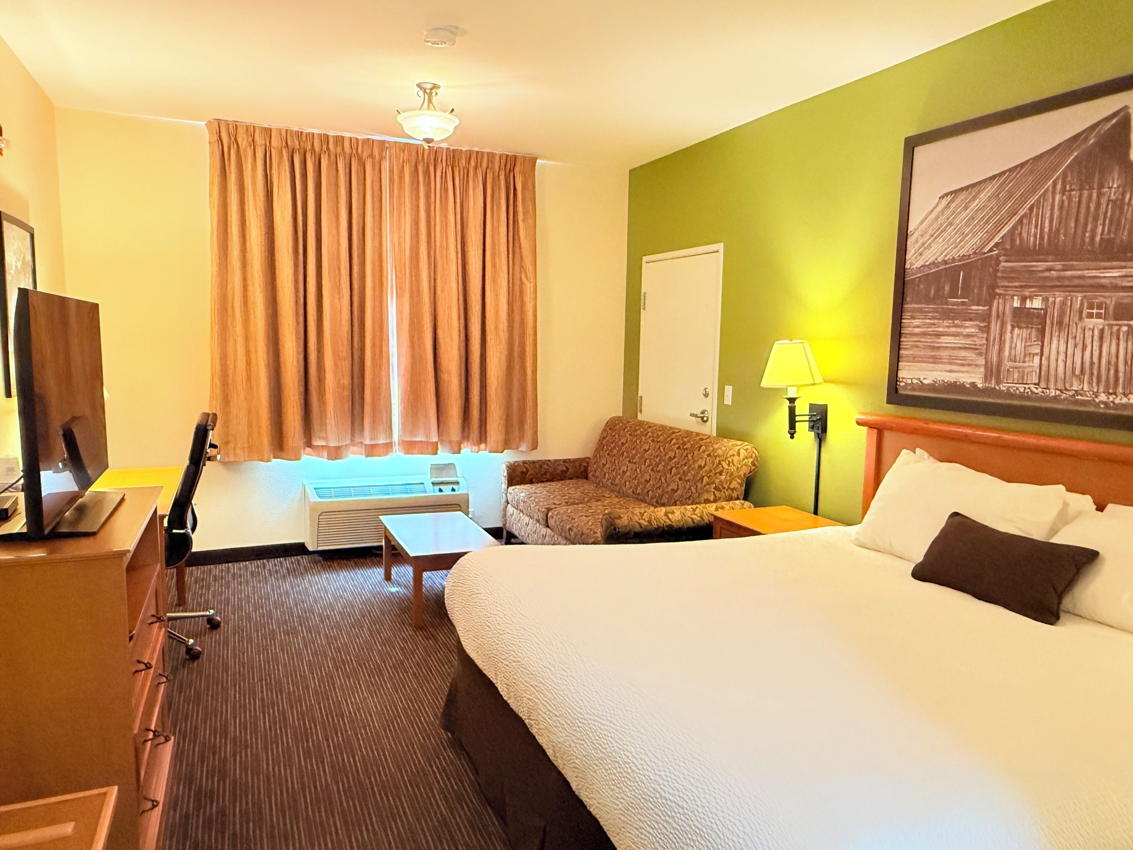 Cortinas blackout, tabla de planchar con plancha y wifi gratis 