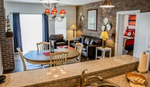 Télévision, cheminée, jeux vidéo, lecteur de DVD