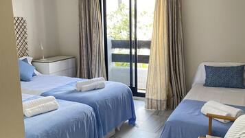 3 slaapkamers, een strijkplank/strijkijzer, wifi, beddengoed