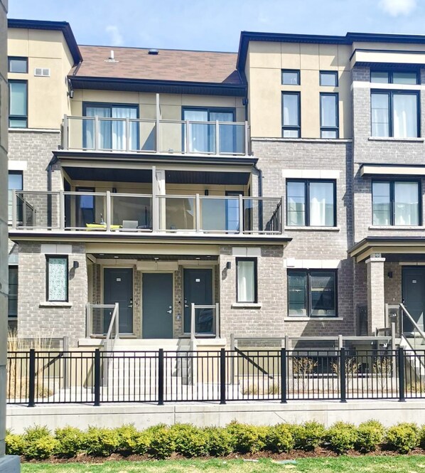 Front of property - Lakeside Retreat (Clarington)