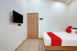 Classic Double or Twin Room | Free WiFi - Super OYO Malali Residency (Mumbai)