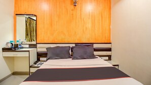 Standard Double Room - OYO Collection O Golden Tulipz Boutique (Mumbai)