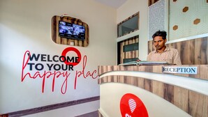 Reception - OYO Collection O Golden Tulipz Boutique (Mumbai)