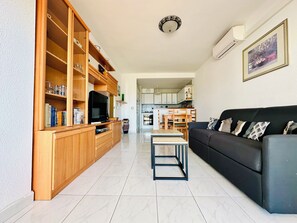 TV - 3381 - SOFIA GROUND FLOOR -B VUE IMPRENABLE, QUARTIER CALME, PARKING (Roses)