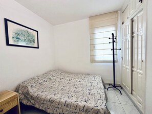 2 bedrooms, iron/ironing board - 3381 - SOFIA GROUND FLOOR -B VUE IMPRENABLE, QUARTIER CALME, PARKING (Roses)