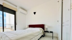 Unclassified image, 5 of 20, button - 3381 - SOFIA GROUND FLOOR -B VUE IMPRENABLE, QUARTIER CALME, PARKING (Roses)