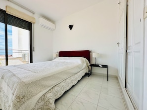 2 bedrooms, iron/ironing board - 3381 - SOFIA GROUND FLOOR -B VUE IMPRENABLE, QUARTIER CALME, PARKING (Roses)