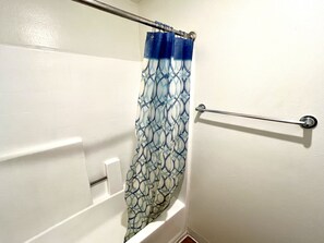 Seife, Shampoo, Toilettenpapier