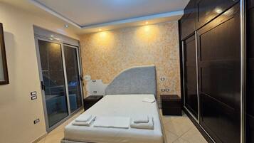 2 bedrooms, iron/ironing board, WiFi, bed sheets