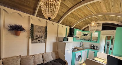 Chalet Sleeps 2 - Pool, Balcony, Mountain Views