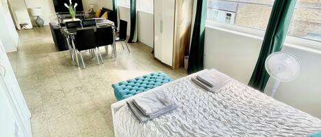 Iron/ironing board, WiFi, bed sheets