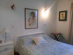 2 bedrooms, iron/ironing board, WiFi, bed sheets - Dark Green House Chacras de Chacras de Coria (Chacras de Coria)